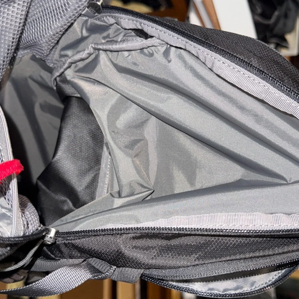 Osprey Sportlite 25 Backpack in EUC - Picture 8 of 12